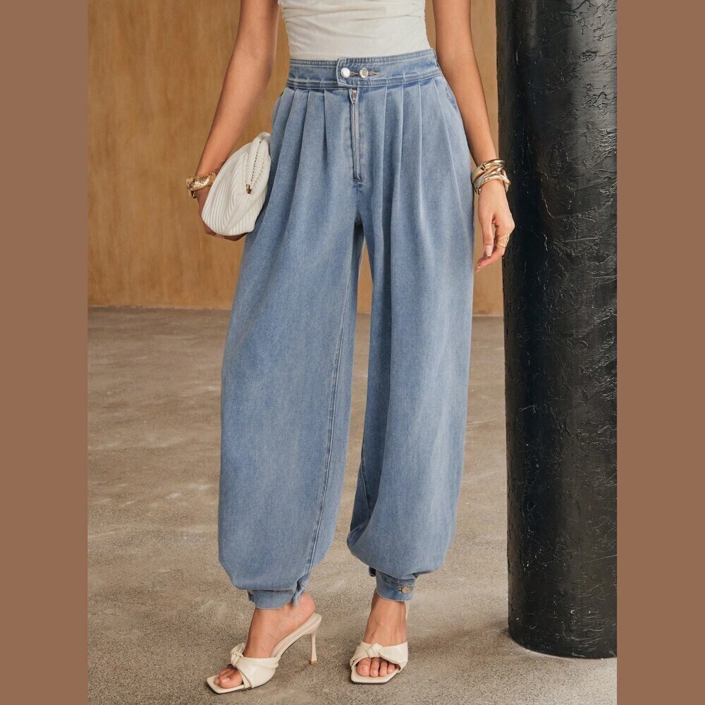 Light Wash Pleated Denim High Waist Balloon Leg Jeans with Cuffed Hem
